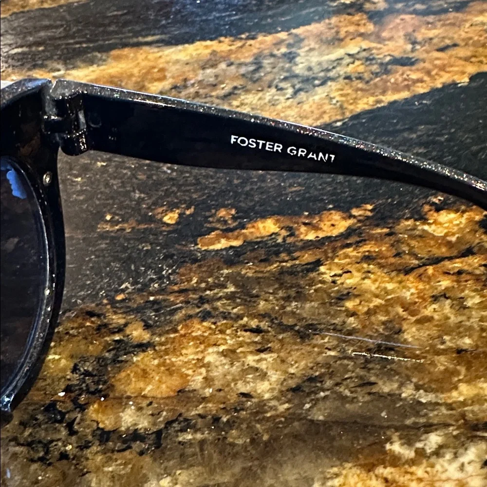 Foster Grant glitter and daisies kids sunglasses